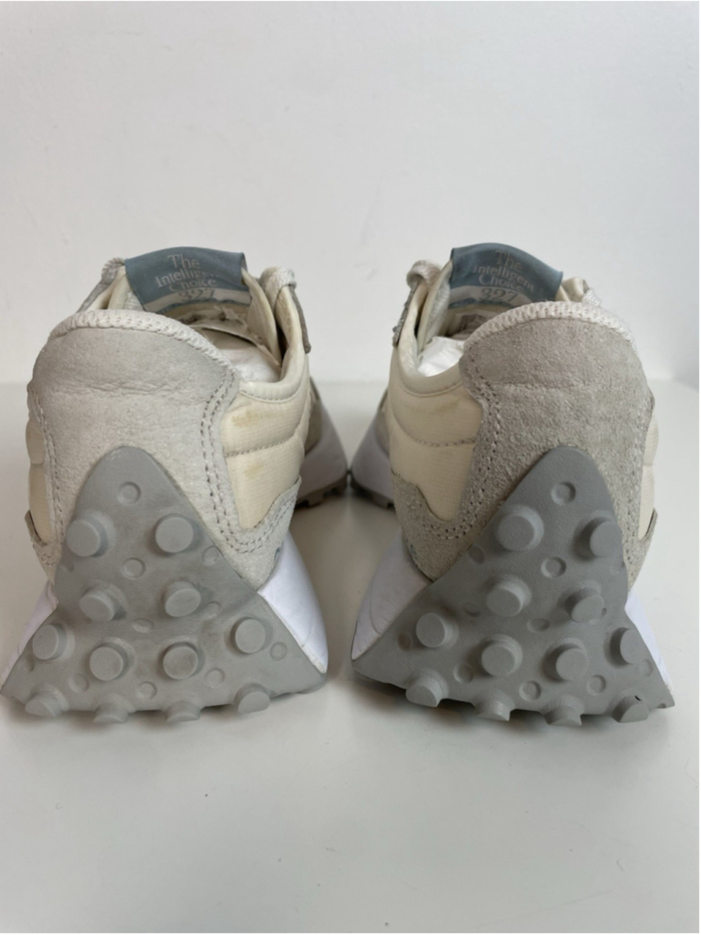 New Balance 327 Womens Size 5.5 Cream Athletic Running Walking Shoes Sneakers - Picture 5 of 10
